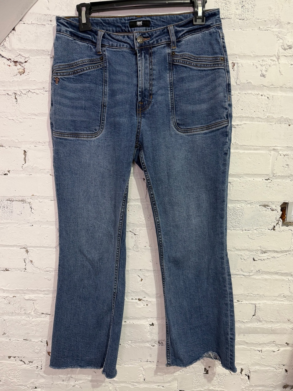 Frye Jeans Cropped Leg Medium Wash Denim Raw Hem Utility Pocket Size 28